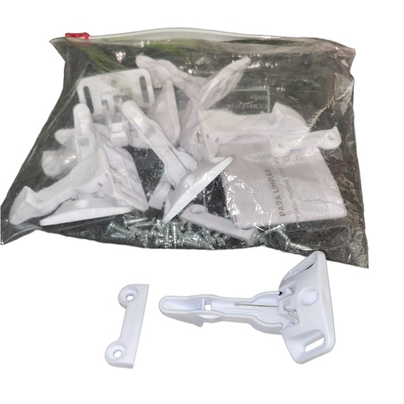 8 cabinet safety locks - Picture 2 of 2